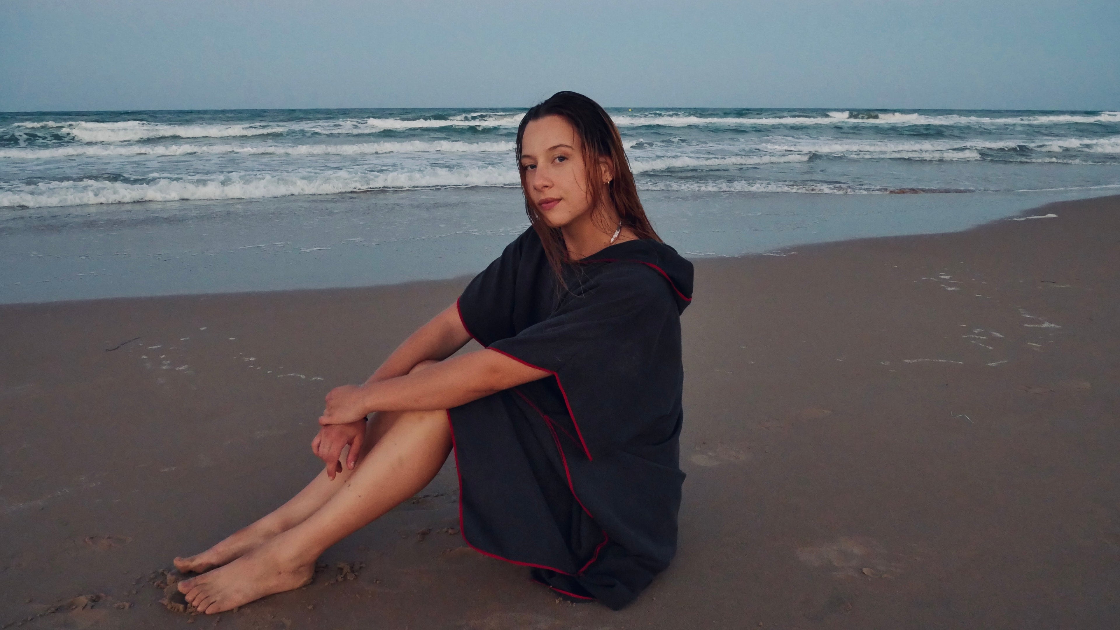 Poncho Playa: Your All-in-One Towel & Cover-Up